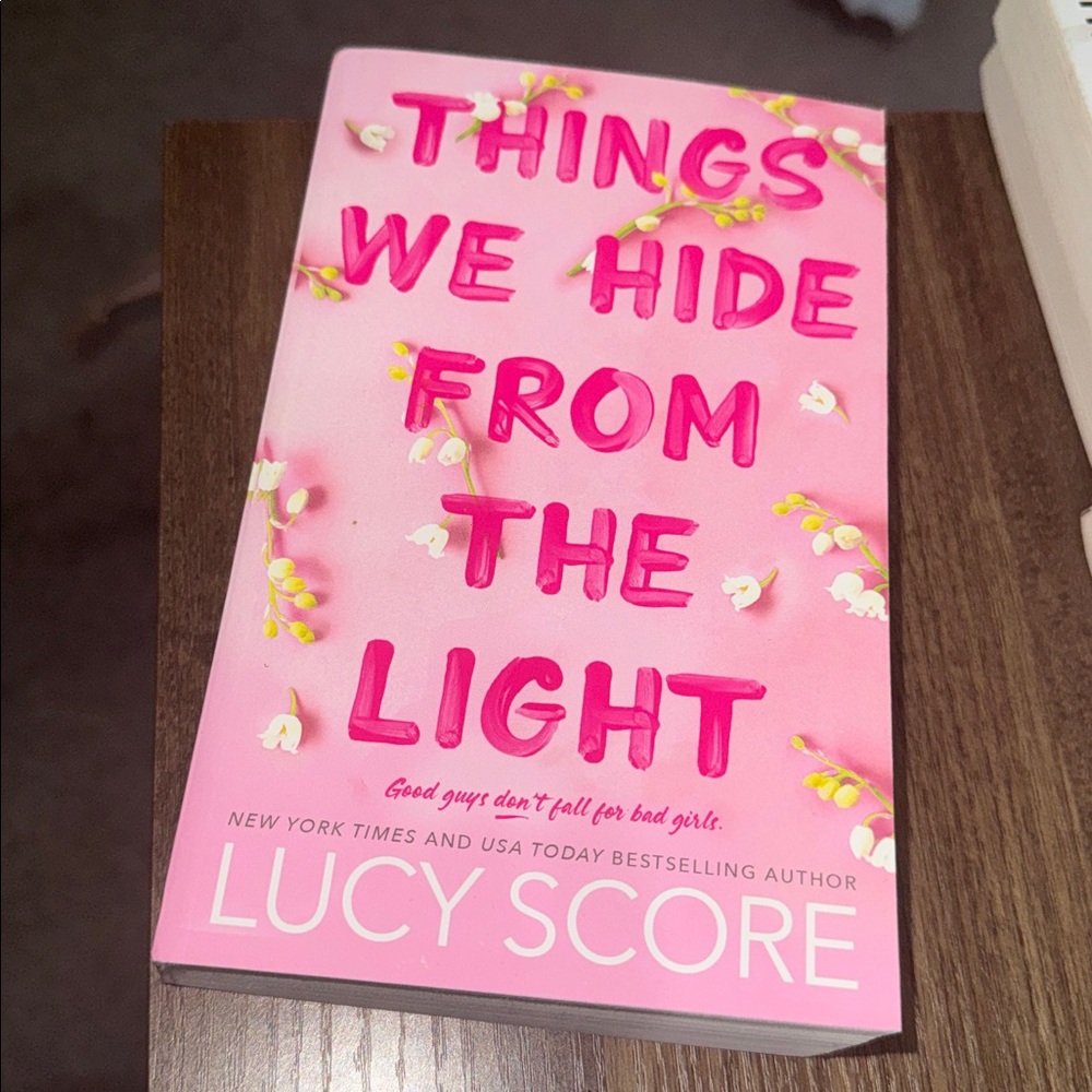 Book by Lucy Score:  'Things We Hide From The Light'  PaperBack 🎀